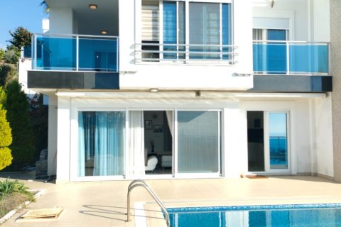 4+1 Apartment in Kargicak, Turkey No. 14305 2