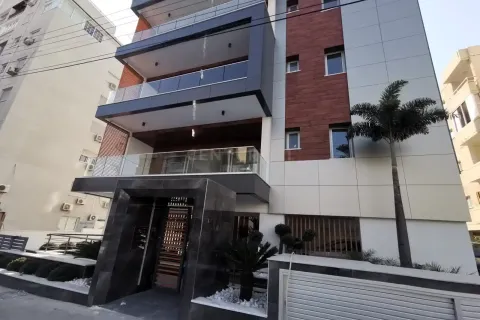 2 dormitorios Apartment en Limassol, Cyprus No. 32435 1