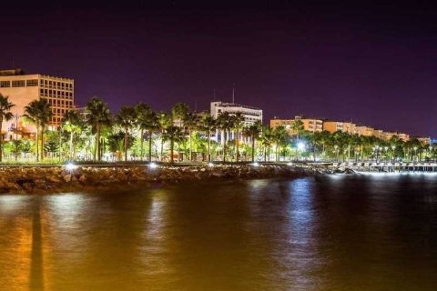 1 bedroom Apartment in Agios Tychonas, Cyprus No. 77698 2