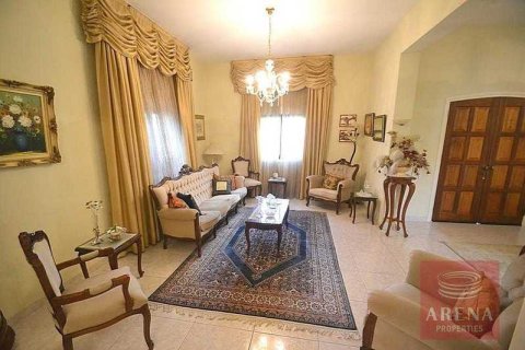 3 bedrooms Villa in Paralimni, Cyprus No. 43129 9