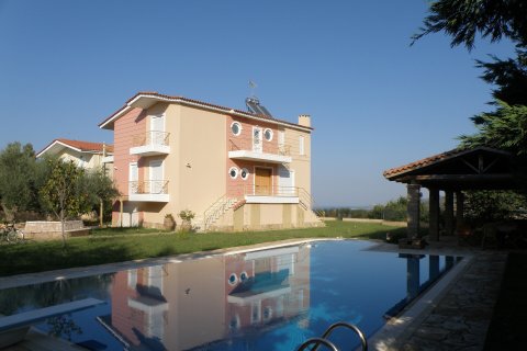 449m² Villa en Achaea, Greece No. 55898 1