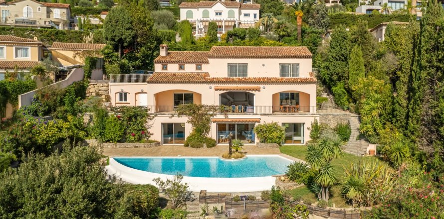 4 bedrooms Villa in Mougins, France No. 73480