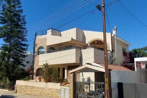 6 bedrooms House in Germasogeia, Cyprus No. 39403 3