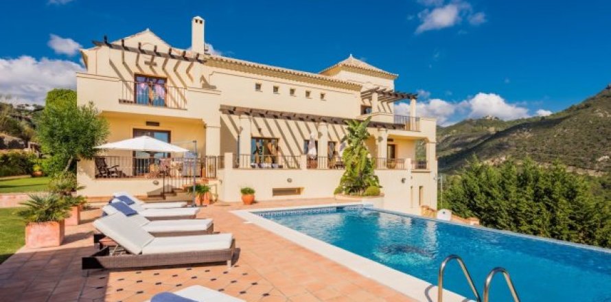 6 bedrooms House in Benahavis, Spain No. 25509