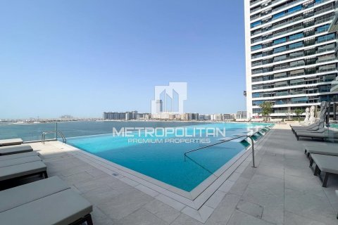 Квартира с 2 спальнями в EMAAR Beachfront, ОАЭ №8170 15