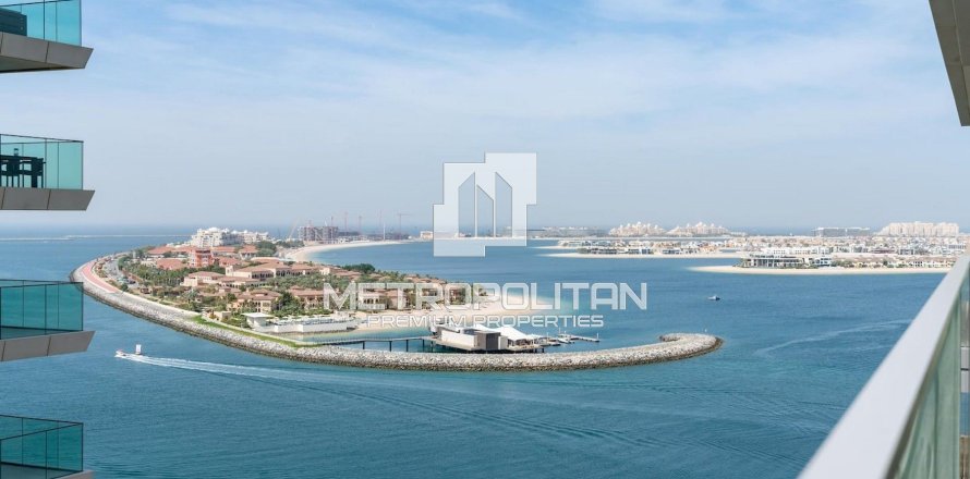 2 bedrooms Apartment in EMAAR Beachfront, UAE No. 8170