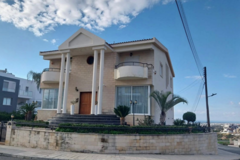 4 bedrooms Villa in Limassol, Cyprus No. 32125 2