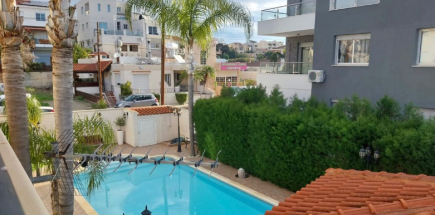 4 bedrooms Villa in Limassol, Cyprus No. 32125