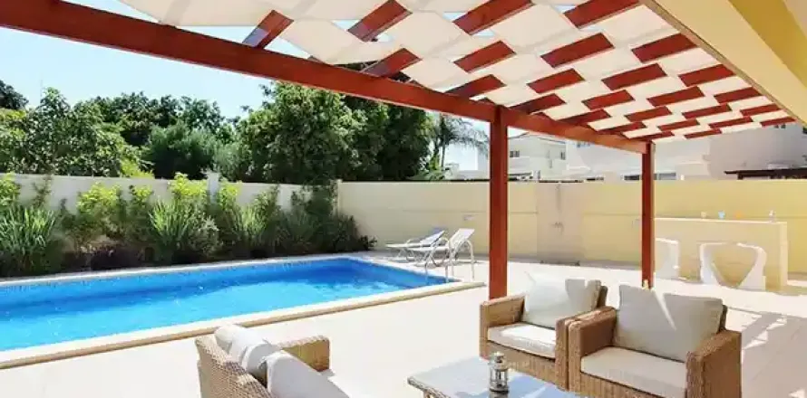 4 bedrooms House in Pyla, Cyprus No. 32124