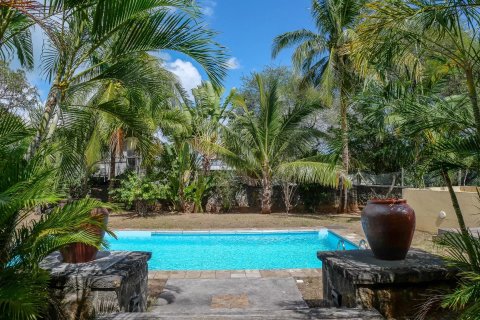 5 bedrooms Villa in Tamarin, Mauritius No. 53453 3