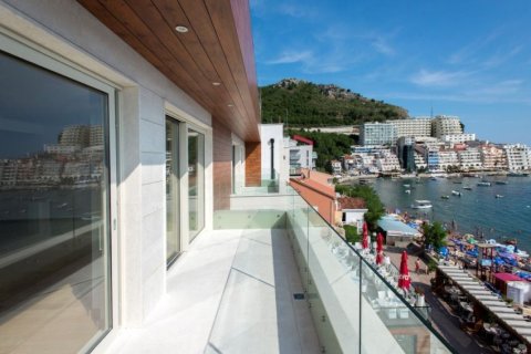 3 dormitorios Apartment en Budva, Montenegro No. 66882 3