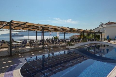 47 dormitorios Commercial property en Herceg Novi, Montenegro No. 66877 5