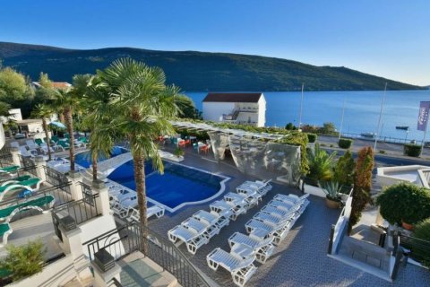 47 dormitorios Commercial property en Herceg Novi, Montenegro No. 66877 8