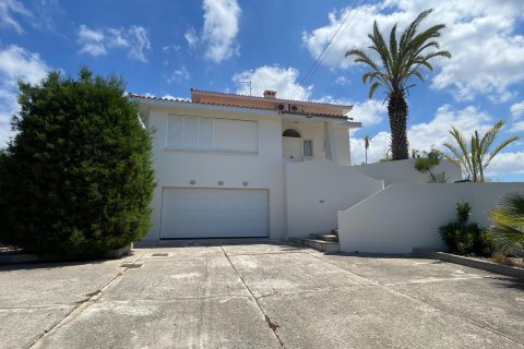 5 bedrooms Villa in Paphos, Cyprus No. 37845 1