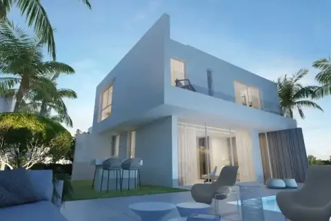 4 bedrooms House in Paralimni, Cyprus No. 40325 1