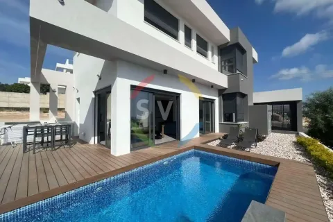 4 bedrooms Villa in Agios Athanasios, Cyprus No. 39708 1