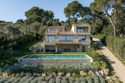 4 bedrooms Villa in Saint-Paul-de-Vence, France No. 72728 1