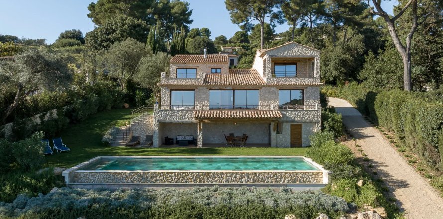 4 bedrooms Villa in Saint-Paul-de-Vence, France No. 72728