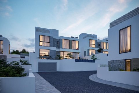 3 bedrooms Villa in Limassol, Cyprus No. 72726 2