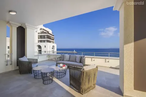 4 bedrooms Penthouse in Limassol, Cyprus No. 33343 8