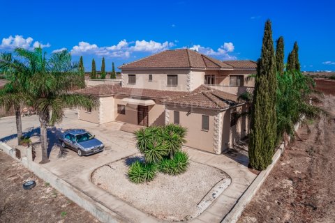 5 bedrooms Villa in Liopetri, Cyprus No. 36541 2