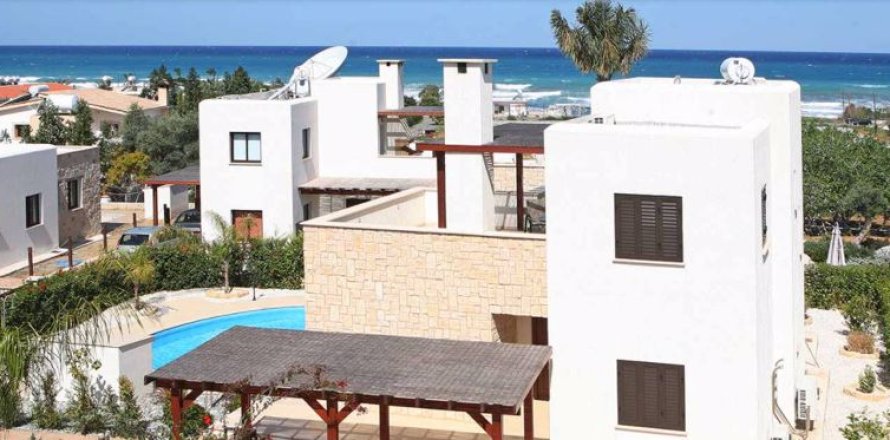 4 bedrooms Villa in Argaka, Cyprus No. 36602