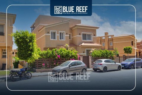 5 bedrooms Townhouse in Katameya Gardens, Egypt No. 38420 15