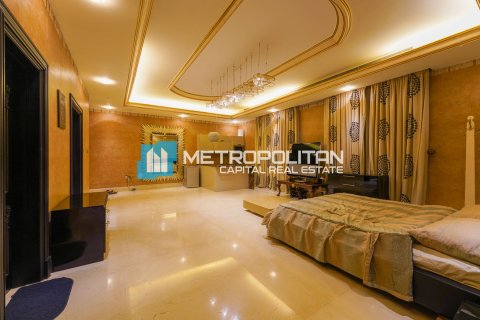 9 bedrooms Villa in Khalifa City, UAE No. 8355 21