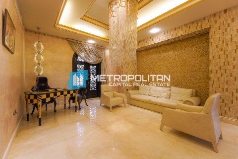 9 bedrooms Villa in Khalifa City, UAE No. 8355 17