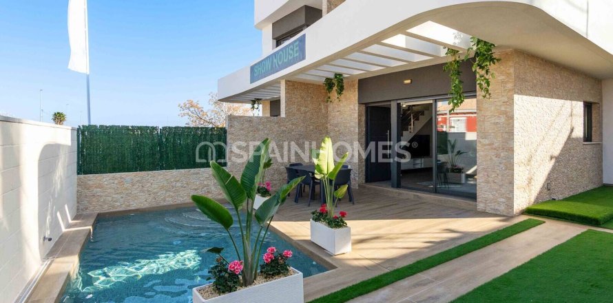 3 bedrooms Villa in Los Montesinos, Spain No. 26656