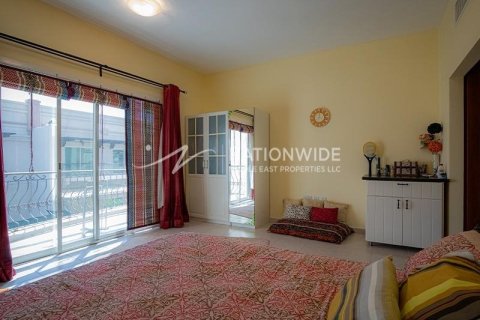 3 bedrooms Villa in Abu Dhabi Gate City, UAE No. 3271 10