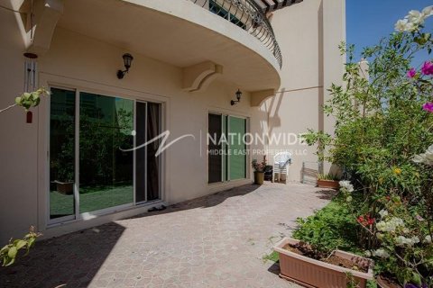 3 bedrooms Villa in Abu Dhabi Gate City, UAE No. 3271 3