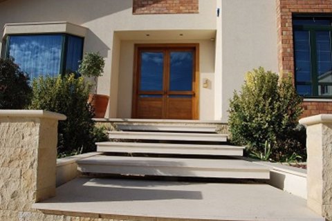 5 bedrooms Villa in Agios Athanasios, Cyprus No. 64866 11