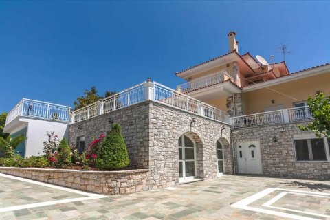 667m² Maisonnette à Lykovrysi, Greece No. 56438 1