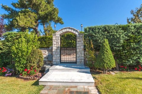 667m² Maisonnette à Lykovrysi, Greece No. 56438 5