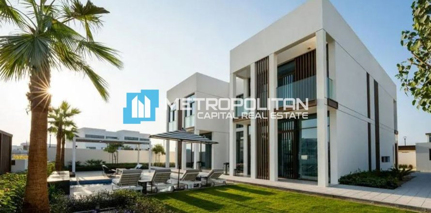 5 dormitorios Villa en Abu Dhabi, UAE No. 7244