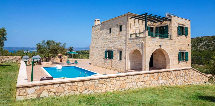 4 bedrooms Villa in Chania, Greece No. 23938