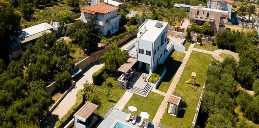 7 bedrooms Villa in Rethymno, Greece No. 23943