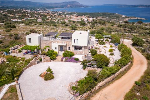 5 bedrooms Villa in Chania, Greece No. 23944 5