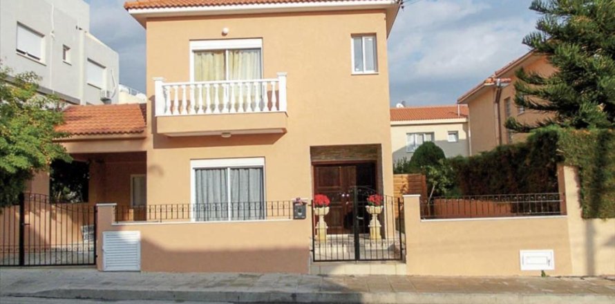 3 dormitorios Villa en Limassol, Cyprus No. 49953