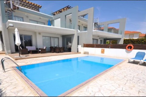 3 bedrooms Apartment in Pervolia, Cyprus No. 36653 1