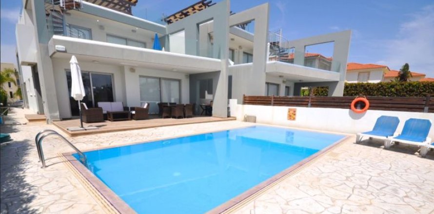 3 dormitorios Apartment en Pervolia, Cyprus No. 36653