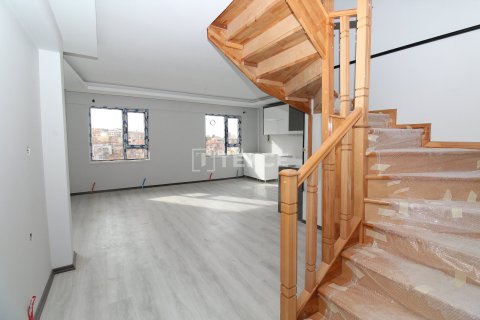 4+1 Apartment in Ankara, Turkey No. 14420 7