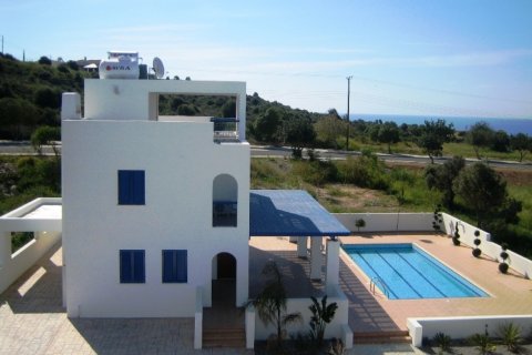 3 dormitorios Villa en Paphos, Cyprus No. 49791 2