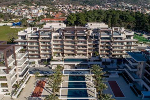 2 chambres Appartement à Tivat, Montenegro No. 66987 3