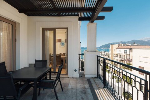 1 chambre Appartement à Tivat, Montenegro No. 66989 8