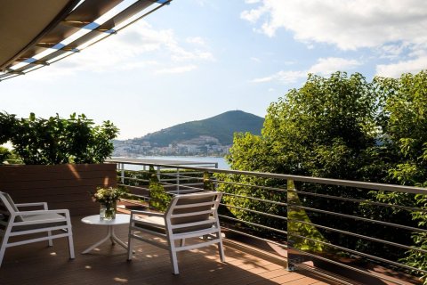 2 dormitorios Apartment en Budva, Montenegro No. 66983 1