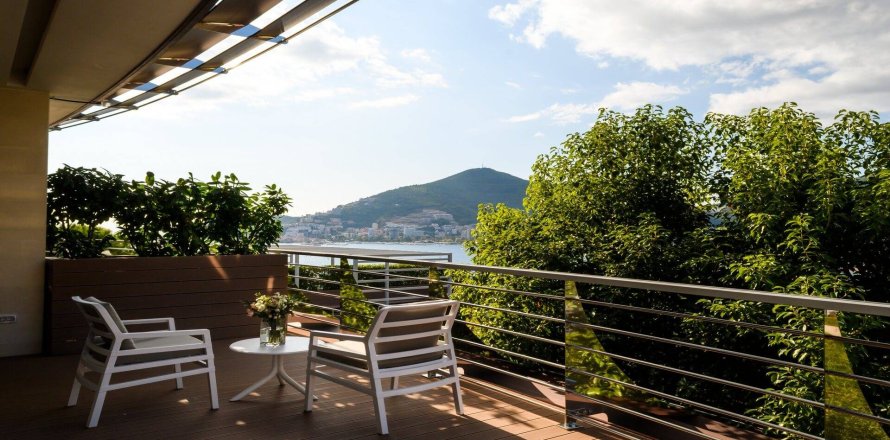 2 bedrooms Apartment in Budva, Montenegro No. 66983