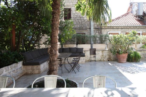 3 bedrooms Villa in Kotor, Montenegro No. 66986 6