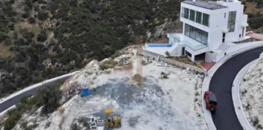 987m² Land à Agios Tychonas, Cyprus No. 41942